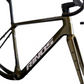 Set cadru pietris RINOS cu tija furca ghidon fibra de carbon T800 culoare cameleon